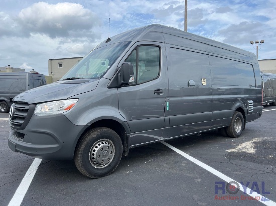 2021 Mercedes-Benz Sprinter 4500 XL Extended Dually Catering Van Food Prep Custom Built Van