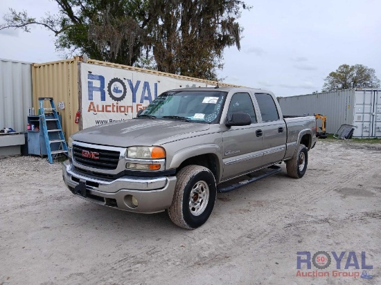 2003 GMC Sierra 4X4 Crew Cab Pickup Truck