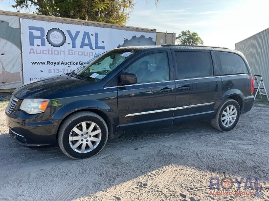 2014 Town and Country Mini Van