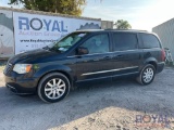 2014 Town and Country Mini Van