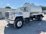 1994 Ford F800 2500 Gallon Water Truck