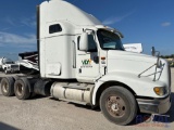 2005 International 9200i T/A Sleeper Truck Tractor