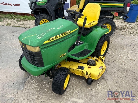 2000 John Deere GT 235 Mower