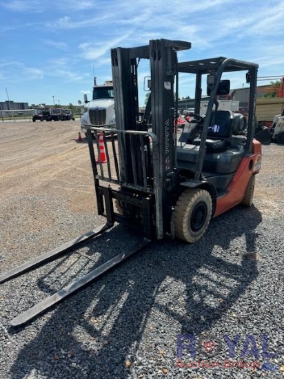 2013 Toyota 8FGU25 5,000lbs Cushion Tire Forklift