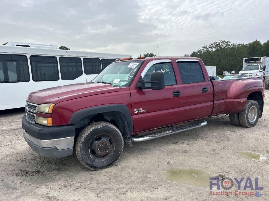 2005 Chevrolet Silverado 3500 4x4 Crew Cab Pickup Truck