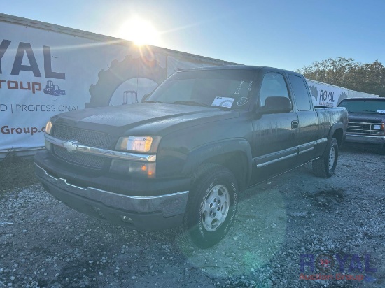 2004 Chevrolet Silverado Ext. Cab Pickup Truck