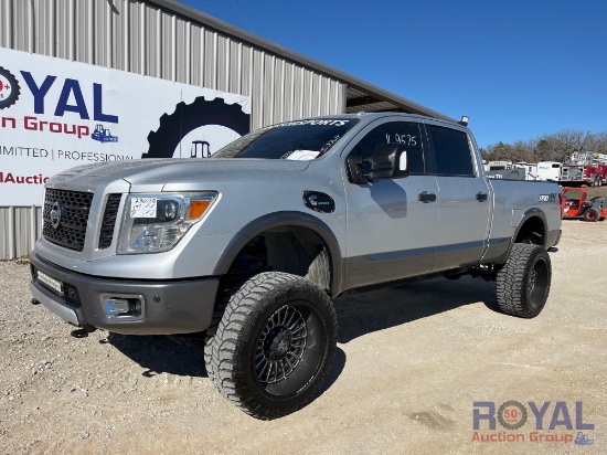 2017 Nissan Titan XD 4x4 Crew Cab Pickup Truck
