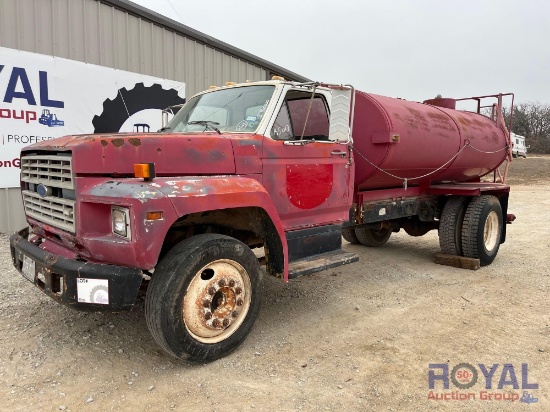 1986 Ford F700 2000 Gallon Water Truck