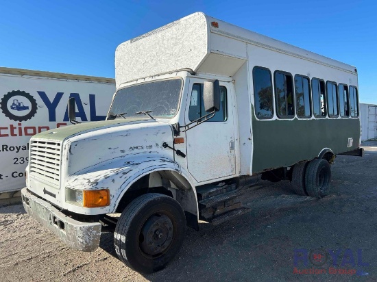 2001 International 3400 Passenger Bus