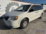 2008 Chrysler Town and Country Van