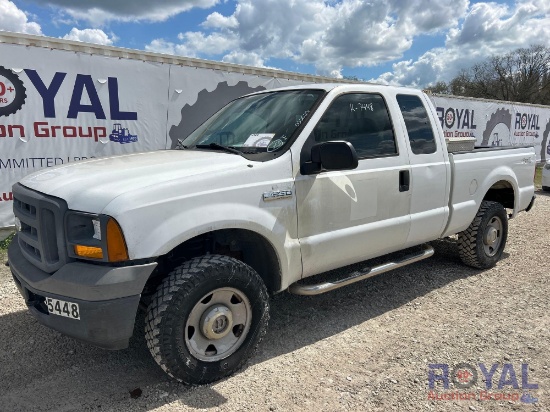 2005 Ford F-250 4x4 Ext. Cab Pickup Truck