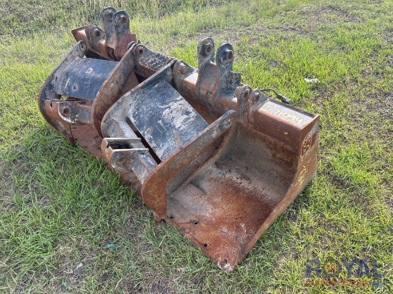 Caterpillar 72in. Grapple Bucket Skid Steer Attachment