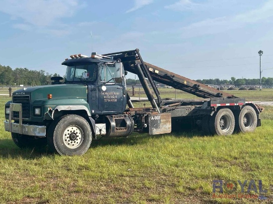 1996 Mack RD688S T/A Galbreath UH-OR-174 Roll-Off Truck