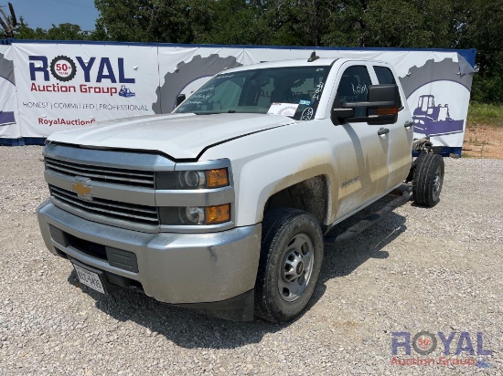 2018 Chevrolet Silverado 2500HD 4x4 Crew Cab and Chassis Truck