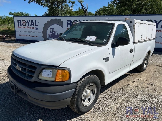 2004 Ford F-150 XL Enclosed Service Truck