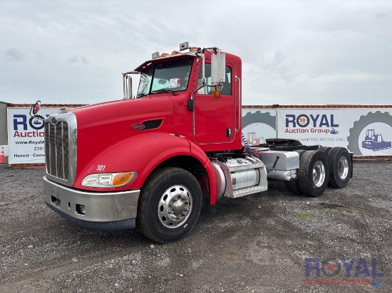 2009 Peterbilt 384 T/A Wet Kit Day Cab Truck Tactor
