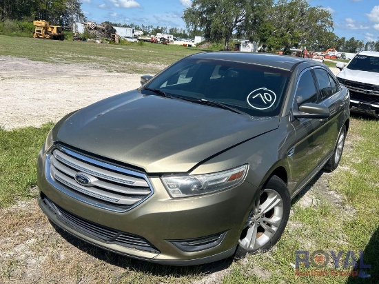 2013 Ford Taurus SEL Sedan
