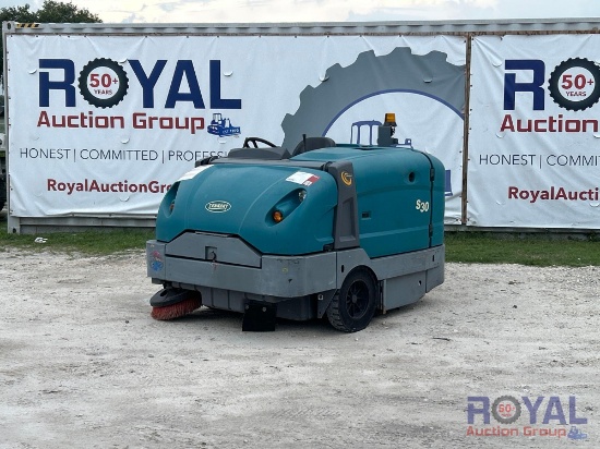 Tennant S30 Ride-On Sweeper