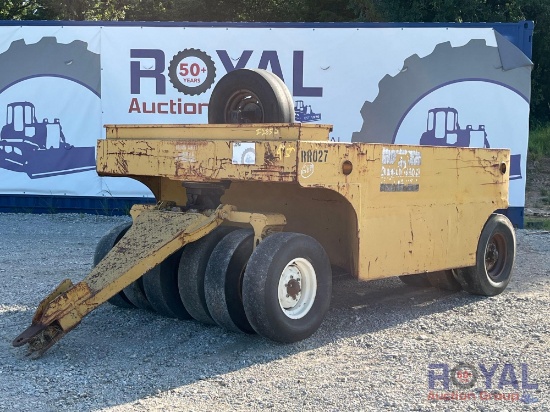12-Wheel Pneumatic Pull-Behind Asphalt Compactor