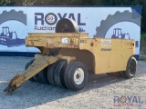 12-Wheel Pneumatic Pull-Behind Asphalt Compactor