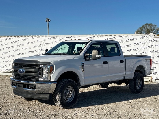 2019 Ford F-350 4x4 Crew Cab Pickup Truck