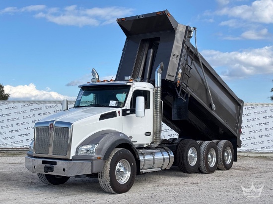 2019 Kenworth T880 Tri-Axle Dump Truck