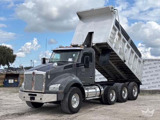 2019 Kenworth T880 Tri-Axle Dump Truck