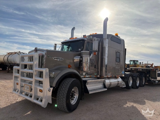 2011 Kenworth W900 Tri-Axle Sleeper Cab Truck Tractor