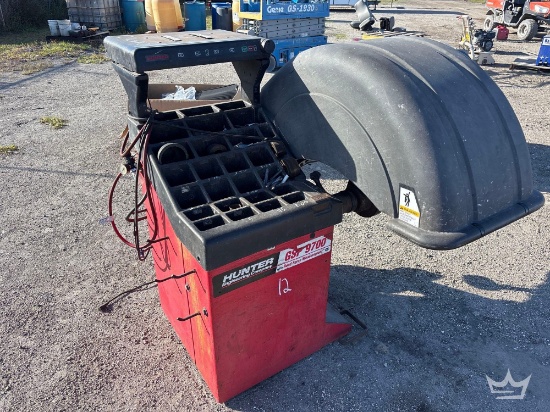 Hunter GSP 9700 Wheel Balancer Machine