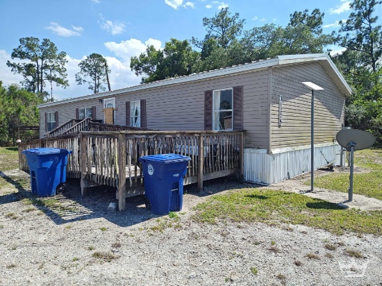 2004 Homes of Merit 26ft. x 63ft. 3/2 Manufactured Home