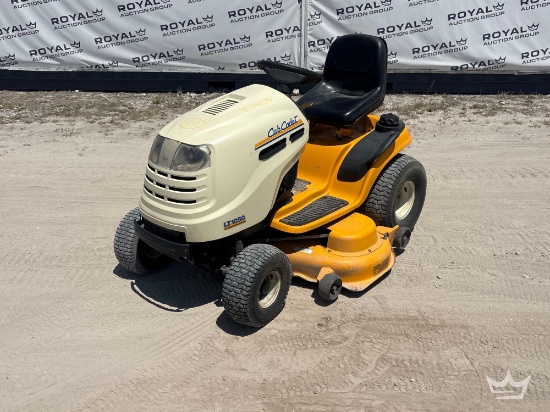 2006 Cub Cadet 50in Riding Lawn Mower.