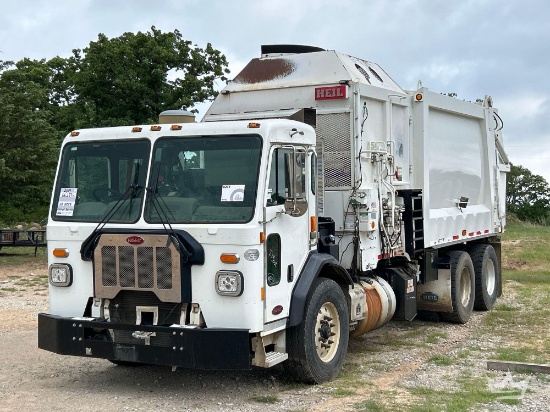 2019 Peterbilt 520 Heil DuraPack Python 28Yd Side Loader Garbage Truck