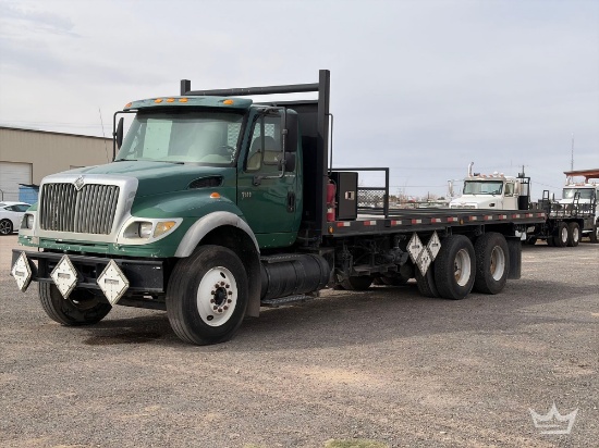 2006 International 7600 T/A Flatbed Truck