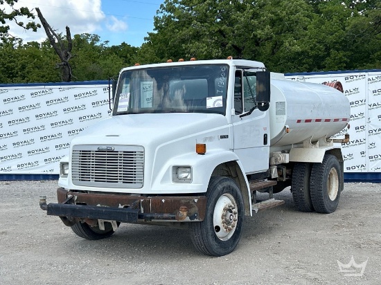 2004 Freightliner FL70 2,000 Gallon Water Truck