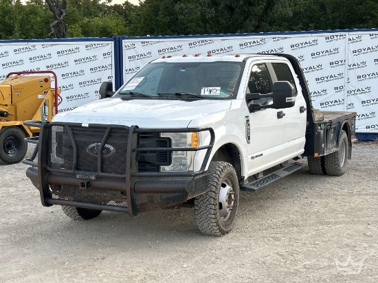 2017 Ford F-350 4x4 Crew Cab 8ft. Flatbed Truck