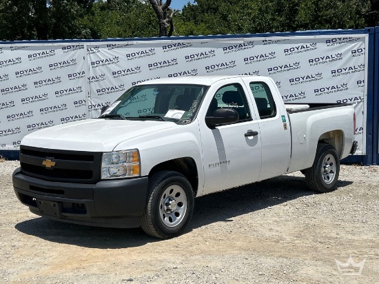 2013 Chevrolet Silverado 1500 Ext. Cab Pickup Truck