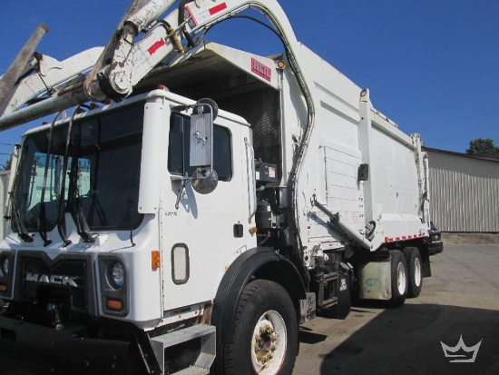 2016 Mack MRU613 28yd. Heil Front Loader Garbage Truck
