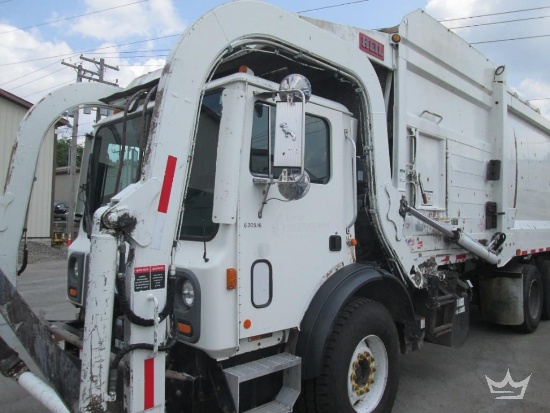 2016 Mack MRU613 Heil 28yd Front Loader Garbage Truck