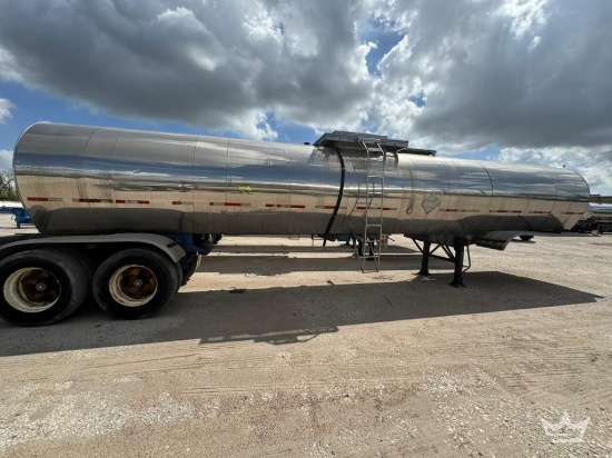 1977 Butler 6,700 Gallon T/A Chemical Tanker Trailer