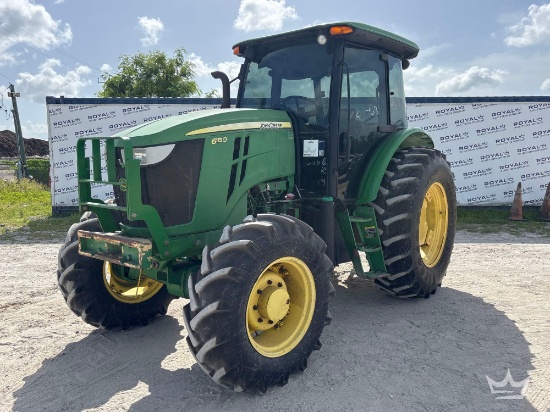 2015 John Deere 6115D 118HP 4WD Agricultural Tractor