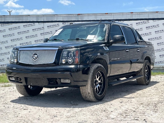 2004 Cadillac Escalade EXT 4x4 Crew Cab Pickup Truck