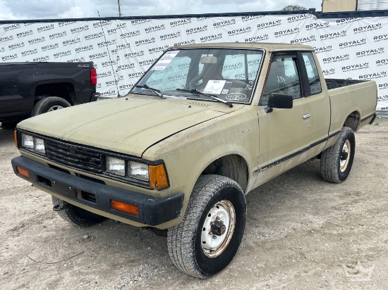 1986 Nissan 4x4 Pickup Truck