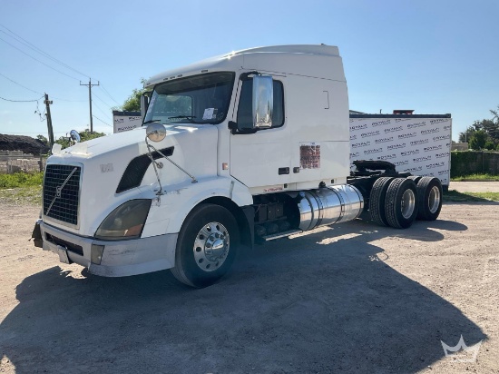 2012 Volvo VNL T/A Sleeper Cab Truck Tractor