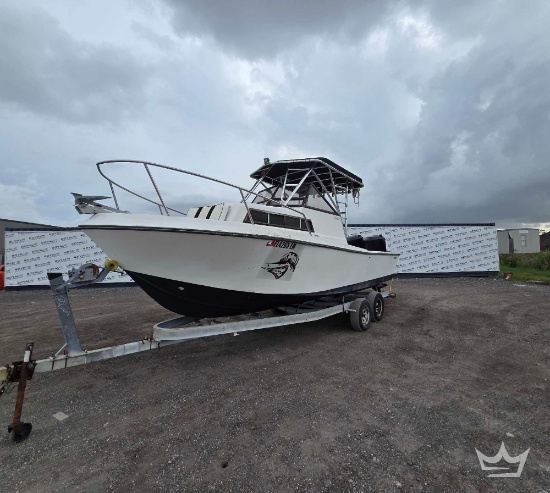 1980 23ft Mako M238 Boat w/ 25ft T/A Boat Trailer