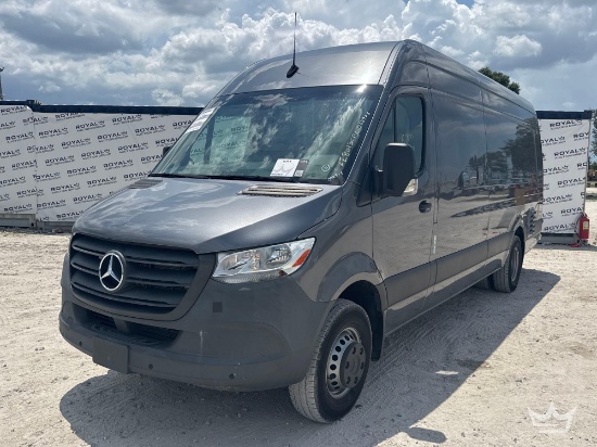 2021 Mercedes-Benz Sprinter 4500 Modified Food Catering Van