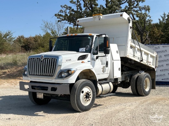 International dump truck