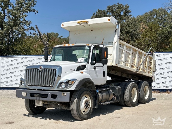 international dump truck