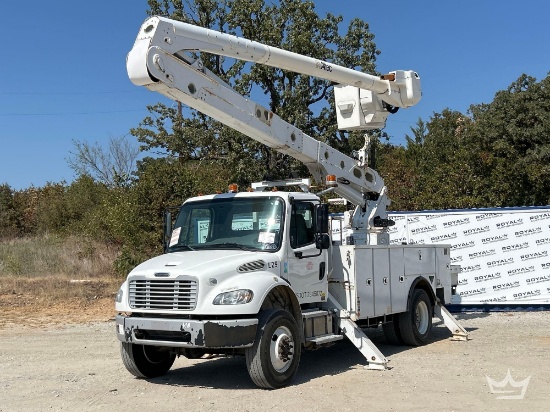 Freightliner bucket truck