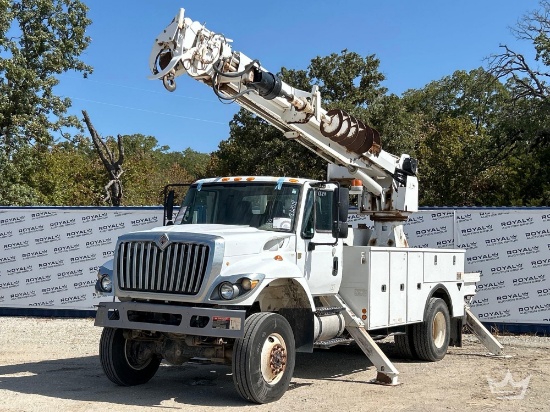 2014 International WorkStar 7300 4x4 Altec DC47TR Insulated Digger Derrick Truck