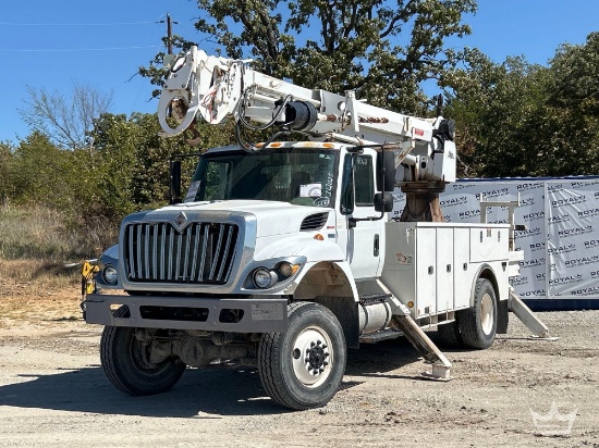 2013 International WorkStar 7300 4x4 Altec DM47BTR Digger Derrick Truck